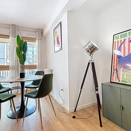 Apartment Charming With Rooftop