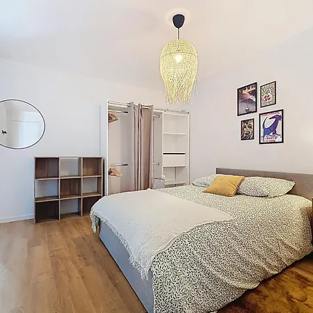 Charming With Rooftop Apartment Montreuil (Seine-Saint-Denis)